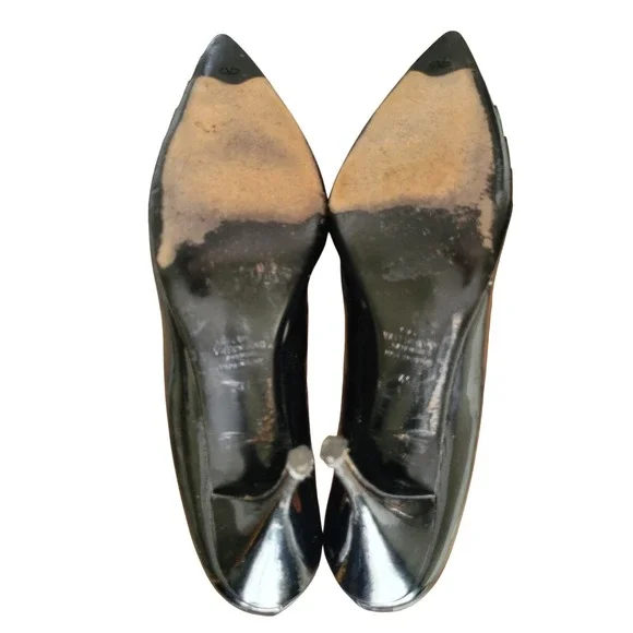 Valentino Garavani Black Patent Leather Pointed Toe Pumps Ribbed Heel Size 41